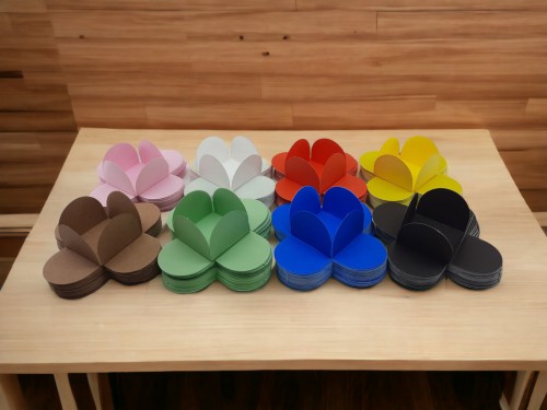 Forminha 4 pétalas para doces